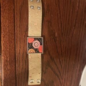 Floral Buckle Gold Leather Bracelet